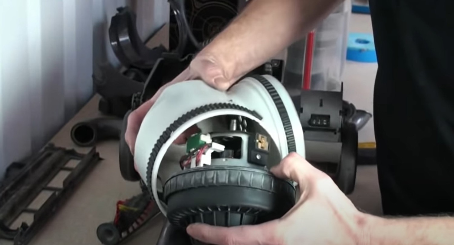 Dyson Motor Replacement remove motor from housing